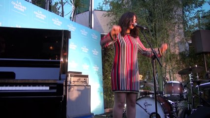 3 questions à : Camélia Jordana
