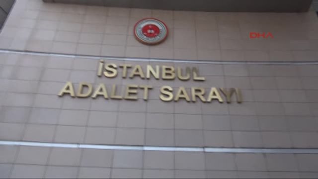 Adliye Önünde Avukatlardan Mursi Eylemi