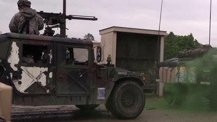 下载视频: US Paratroopers During Urban Warfare Assault - US Soldiers Training