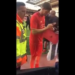 Steven Gerrard refuses to sign LA Galaxy shirt after final Liverpool game at Anfield