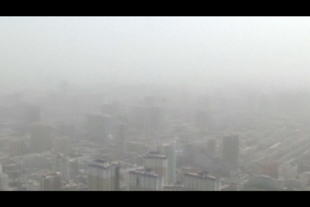 Une tempête de sable paralyse une ville de Chine