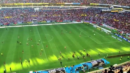 Barristas del Atlas invadieron cancha del Jalisco