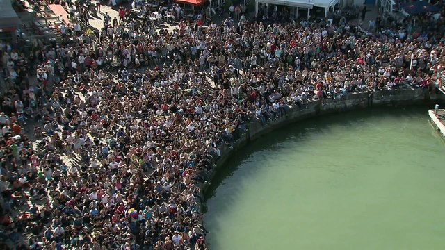 Gary Hunt remporte le Red Bull Cliff Diving de La Rochelle