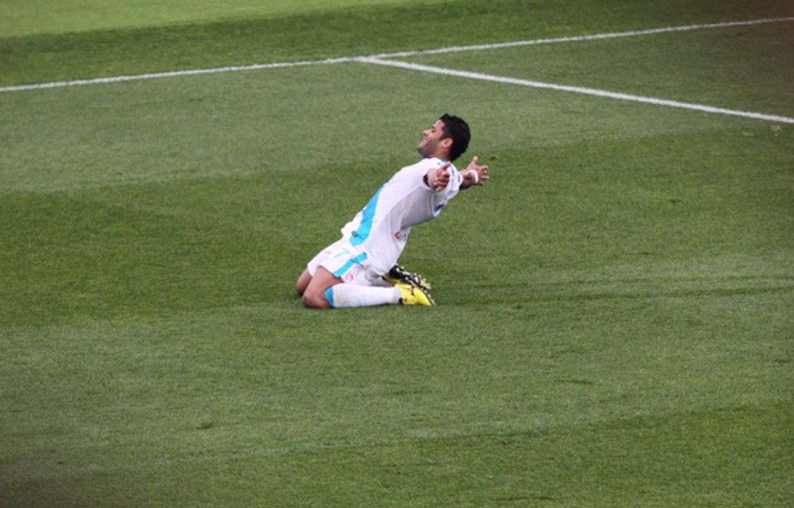 Le coup franc supersonique de Hulk !