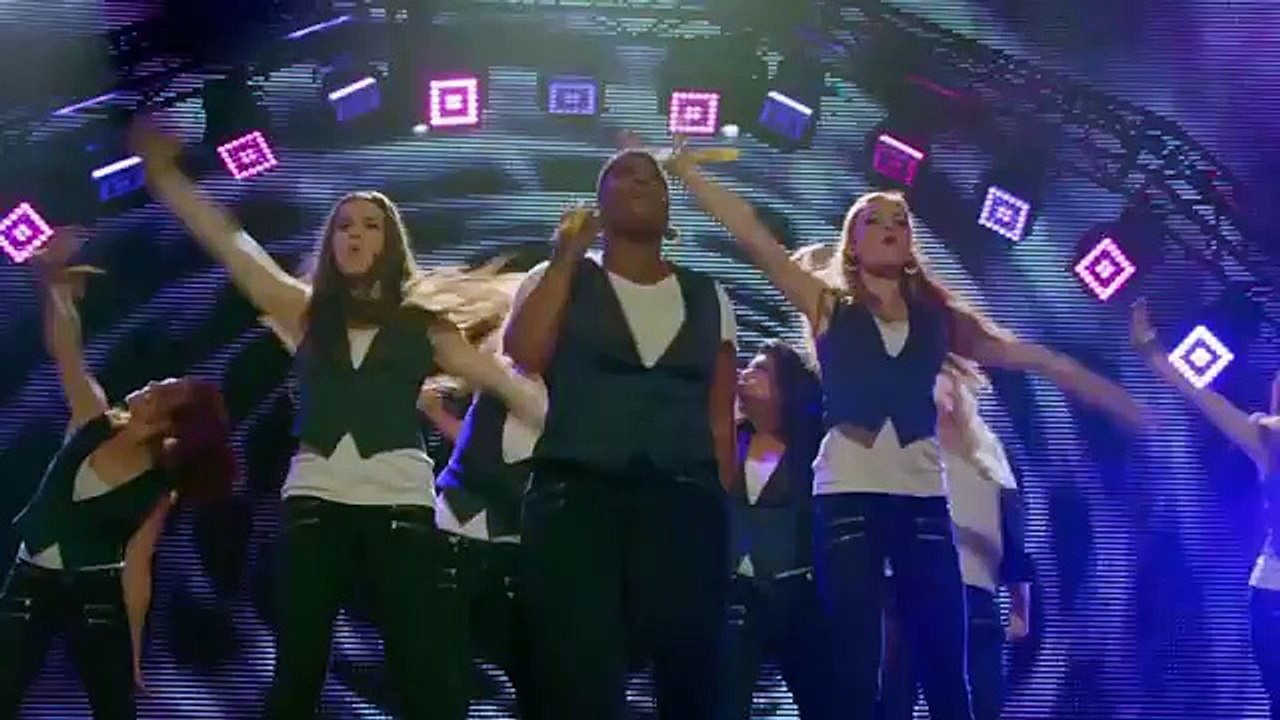 Nicki Minaj 'The Night is Still Young' Music Video Preview