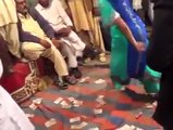 آئمہ خان کی اس ویڈیو پر لوگوں نے ہزاروں روپے پانی کردہئے ویڈیو دیکھیں