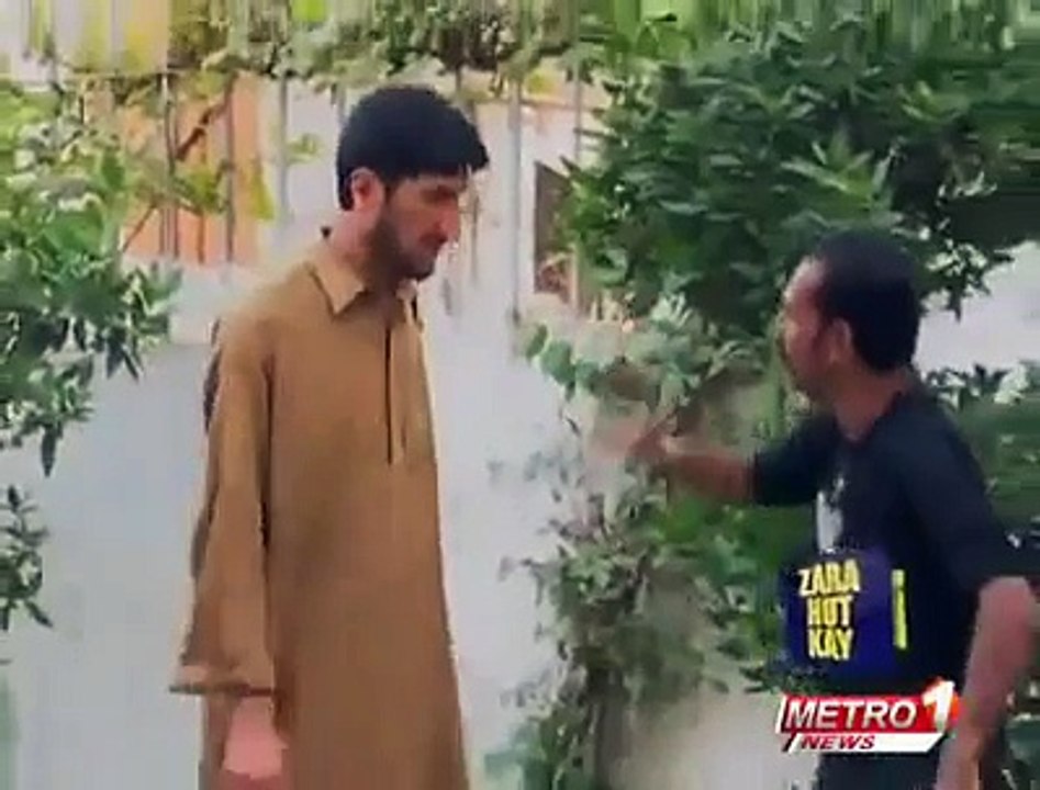 kiran collections Pakistani Funny Clip - What Happens When A Pakistani Finds 500 Rs - Very Funny 2014