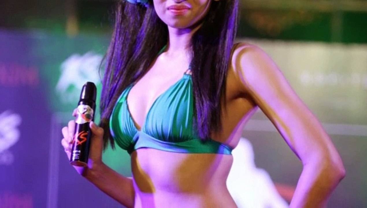 Damn Hot Indian Models Bikini Ramp Walk