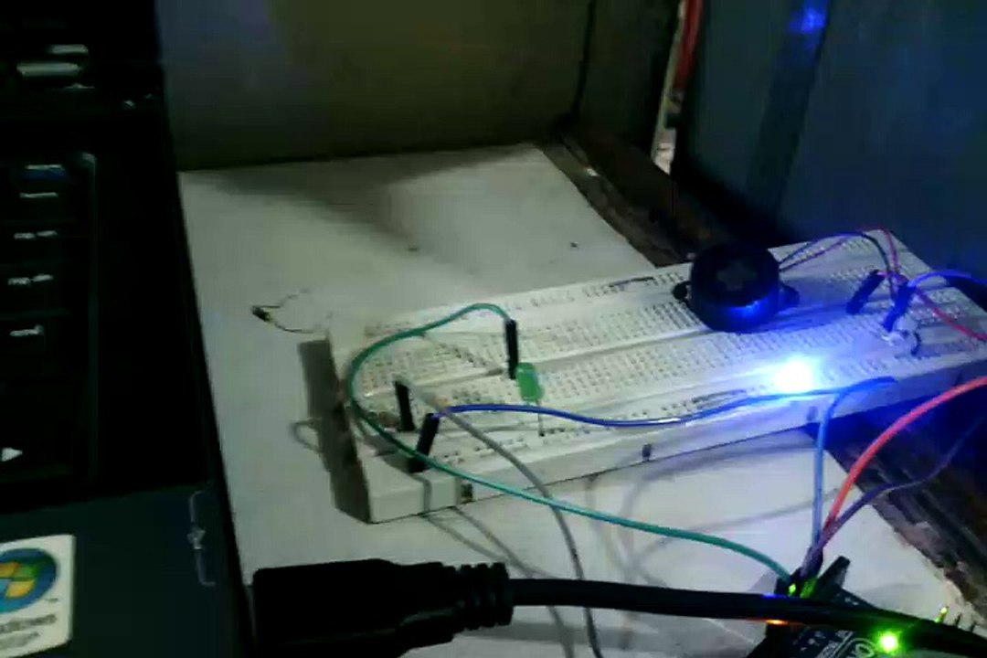 traffic signal light led system by arduino board