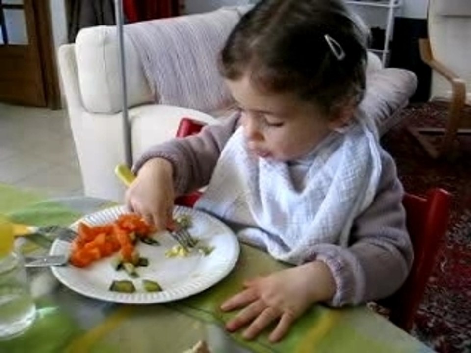 Je mange toute seule, 2