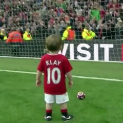 فيديو - روني الصغير يُسجل هدفه الأول في أولد ترافورد - Goal.com_2