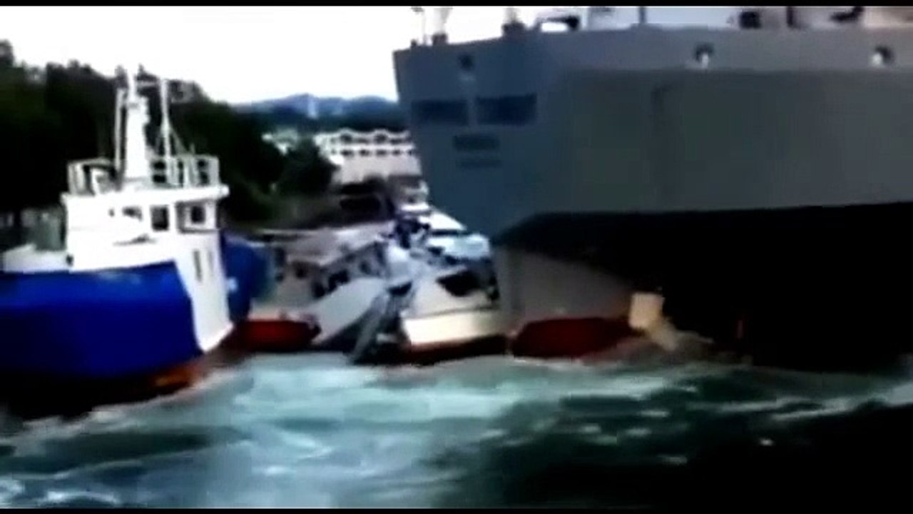 Crazy Boat Crashes 2015