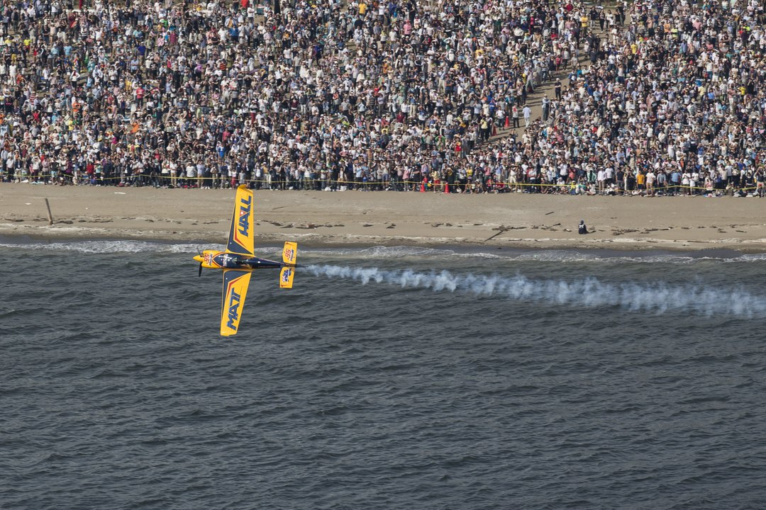 Red Bull Air Race 2015 Hits the Skies of Chiba Japan