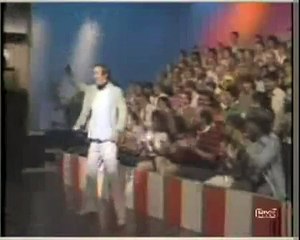 Andy sings "Hi to you and Hi to me"