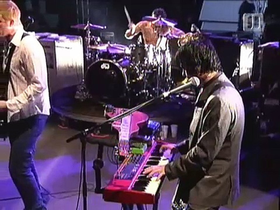 Queens of the Stone Age - Mexicola (Live)