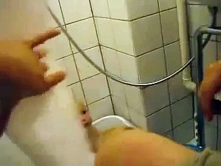 Babies Sing _#039;We Will Rock You_#039