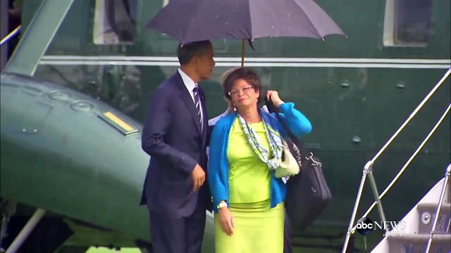 What Happens When Only President Obama Has an Umbrella - ABC News for more visit abcnews.go.com News line (isaibox)