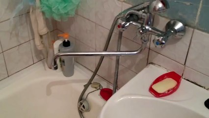 Little plumbing problem... Hilarious!