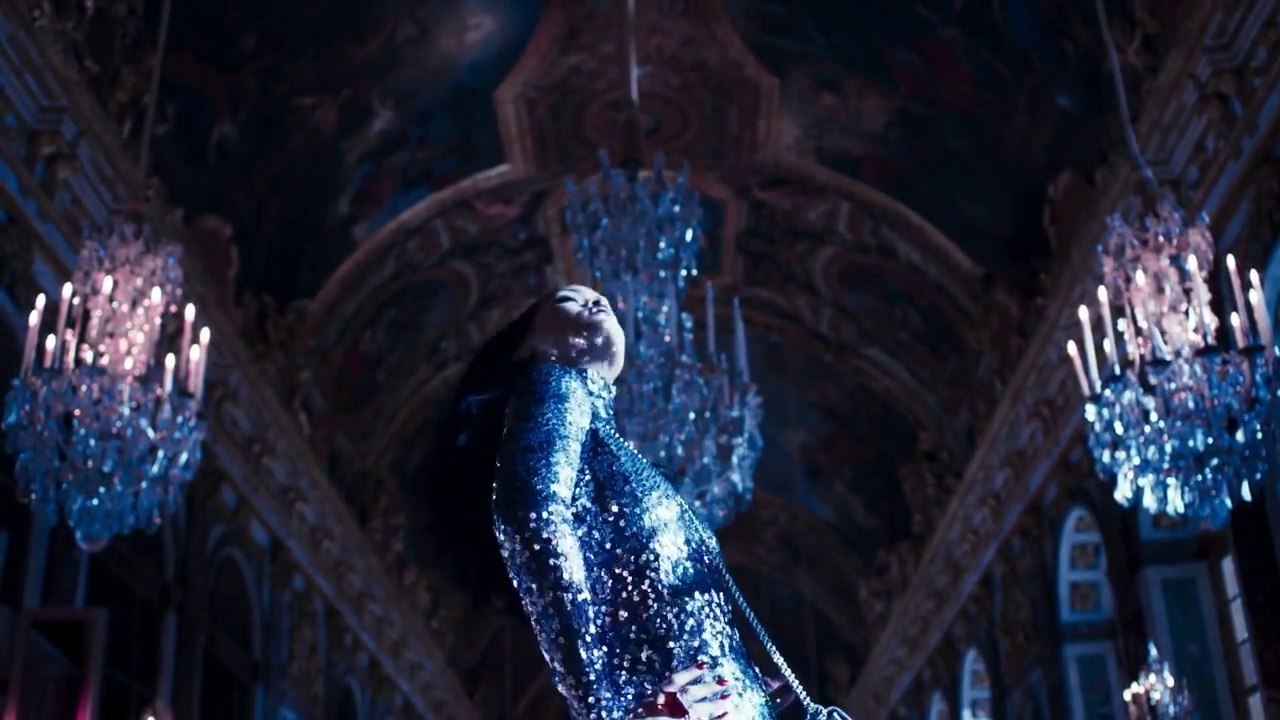 Rihanna dans le court métrage de Dior "Secret Garden IV" tourné à Versailles