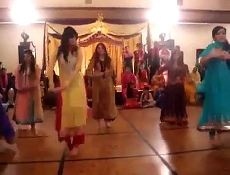 Beautiful Mehndi Wedding Dance On Song Aa Jana Tere Bina Lage Nahi Dil Mera