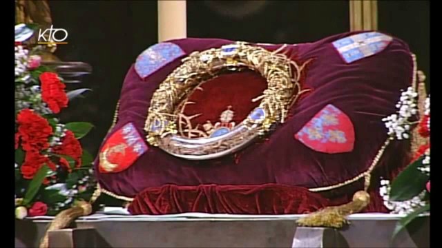 ✥ La vraie COURONNE du CHRIST ! (Chant Ô Croix dressée sur le monde, Croix de Jésus-Christ ) ✥