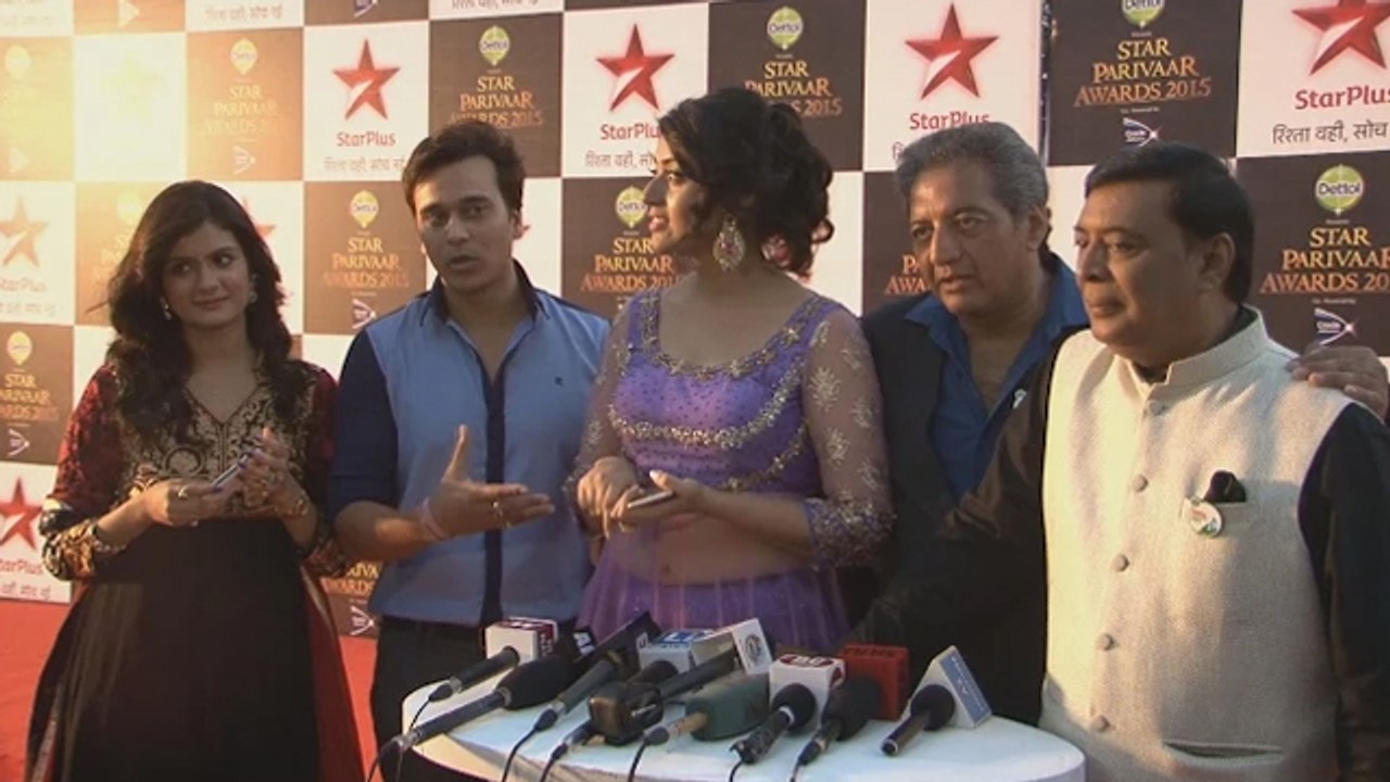 Yeh Hai Mohabbatein Team @ Star Parivaar Awards 2015