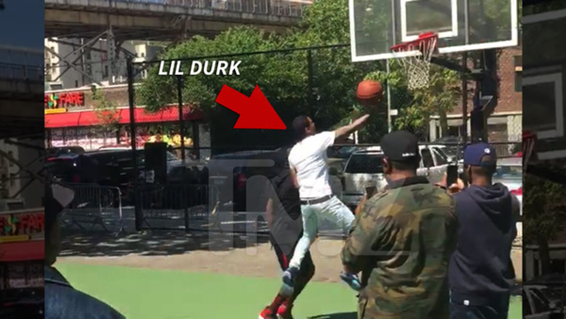 ⁣Lil Durk -- Ballin' At Rucker Park ... Don't Let the Skinny Jeans Fool Ya ...