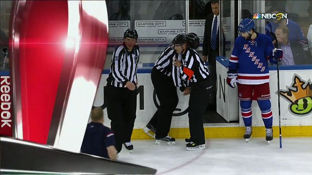 Hockey sur glace - Un arbitre blessé lors du choc entre Steven Stamkos et Kevin Klein