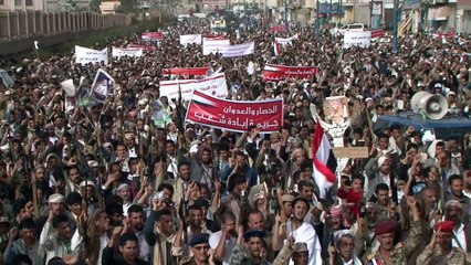 Yémen: des Houthis manifestent contre la reprise des raids
