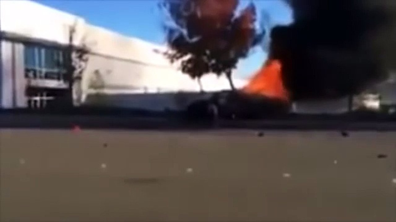 Paul Walker tried to leave the car (car accident)