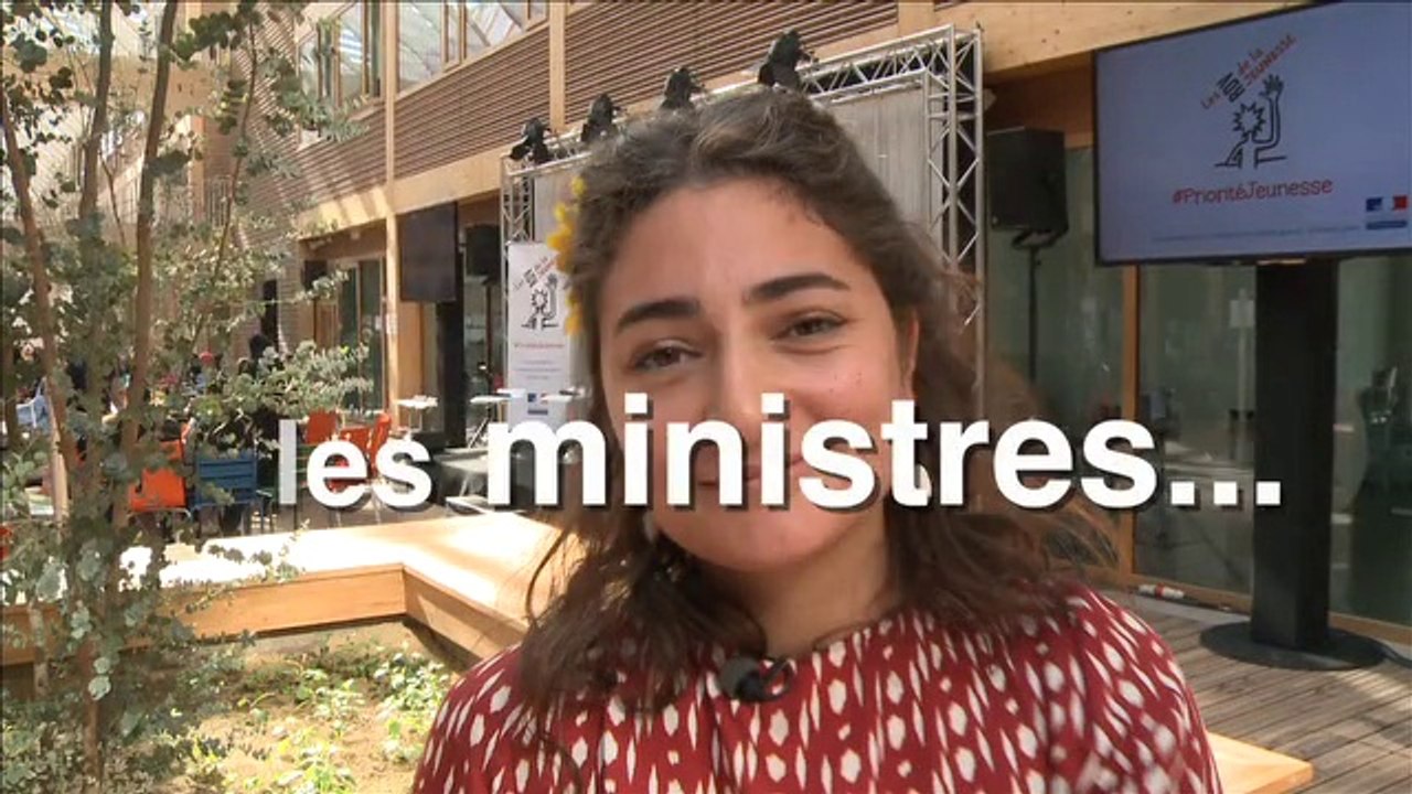 Angelina, 31 ans, souhaite que le gouvernement informe et soutienne les jeunes qui sont déscolarisés