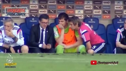 Iker Casillas opted to play on his phone rather than watch Real Madrid’s game v Espanyol