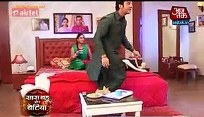 Hath Mein Gun Lekar Raman Ne Liya Gabbar Ka Avataar - Yeh Hai Mohabbatein