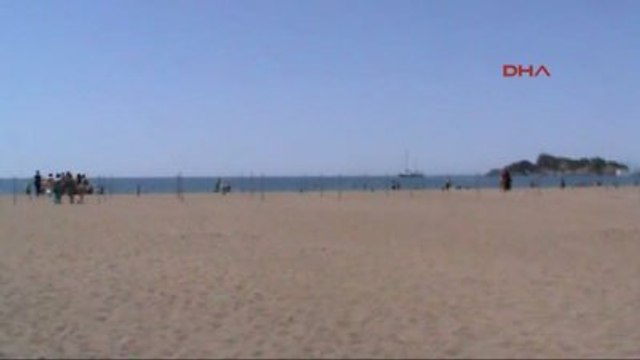 Ortaca - İztuzu Plajı'nda Şemsiyeler Konuldu