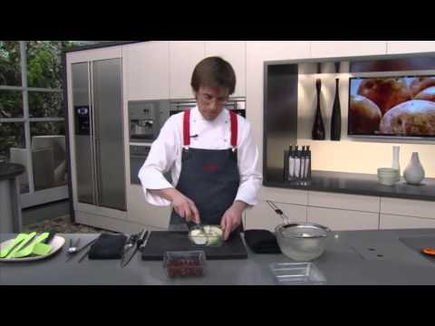 Patates emmascarades amb bolets i suc de rostit