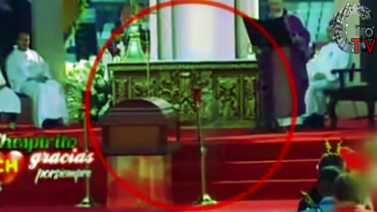 Fantasma en el funeral de Chespirito ANÁLISIS