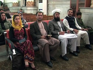 Afeganistão condena 11 policiais que não impediram linchamento