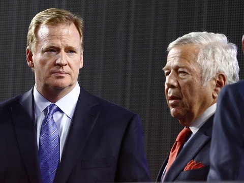 Patriots owner 'reluctantly' accepts Deflategate penalties