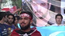 Ege Üniversitesi'nde Öldürülen Genç İçin Yürüyüş