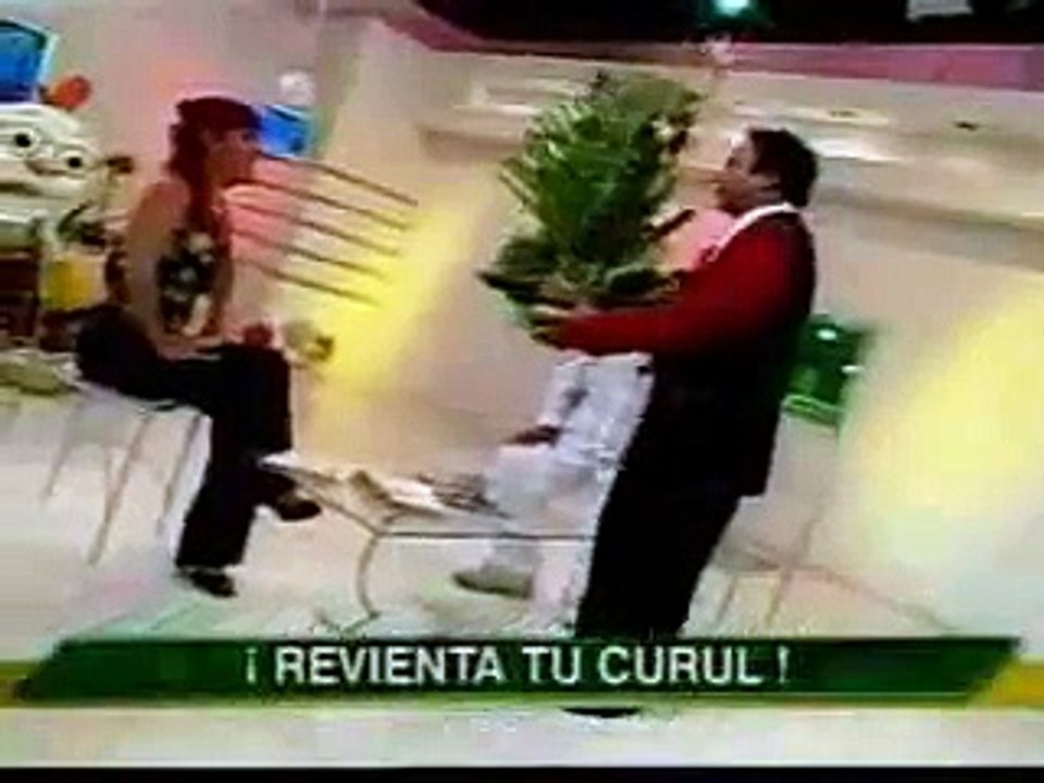 Melcochita vacilando a Tongo