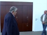 Mujica mantuvo un encuentro privado con el trovador cubano Silvio Rodríguez