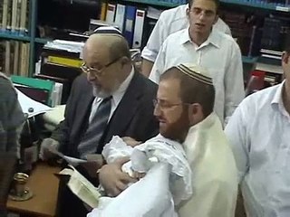 ברית מילה אהרון יהודה גלנדואר