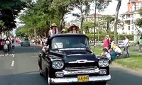 Autos Clasicos y antiguos en Feria de Cali , Camioneta Chevrolet Apache. MoralesV291209_15.31.AVI