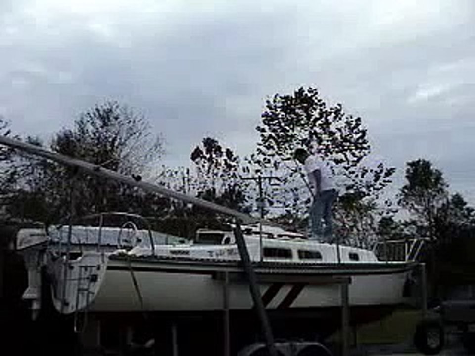 Mast stepping on a sailboat