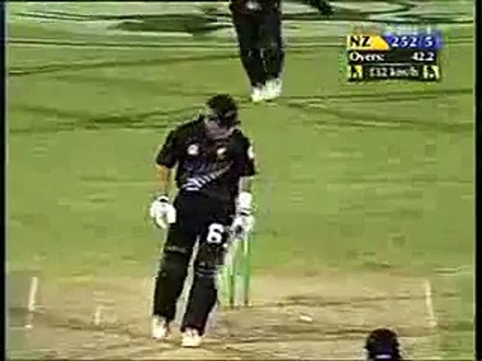 Shoaib Akhtar slowest shortest run-up = freak wicket!!!!!