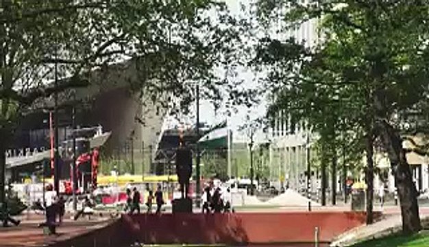 Praat Rotterdams Met Me (Kenny B - Parijs - Praat Amsterdams Met Me - parodie)