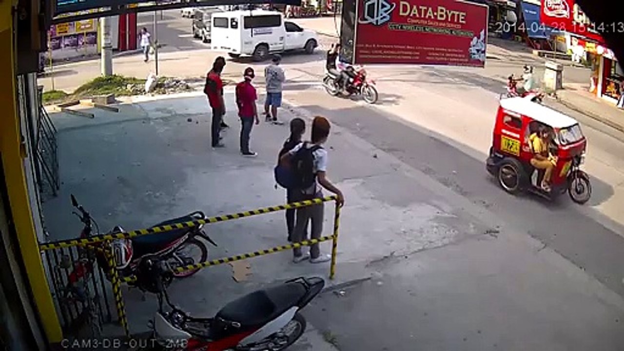 Un homme se faire tirer dessus dans la rue...