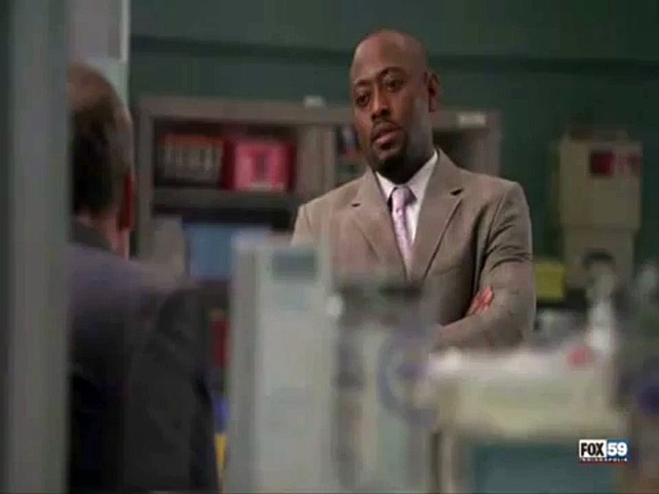 bromas del doctor  house   " descuida... no duele"