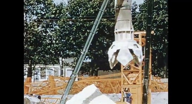 CNIT. Démolitions, construction des poteaux et des planchers