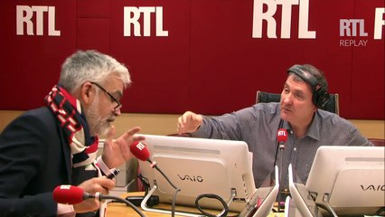 "Il y a pire que de payer l'impôt, ce serait de ne pas le payer", lâche Pascal Praud